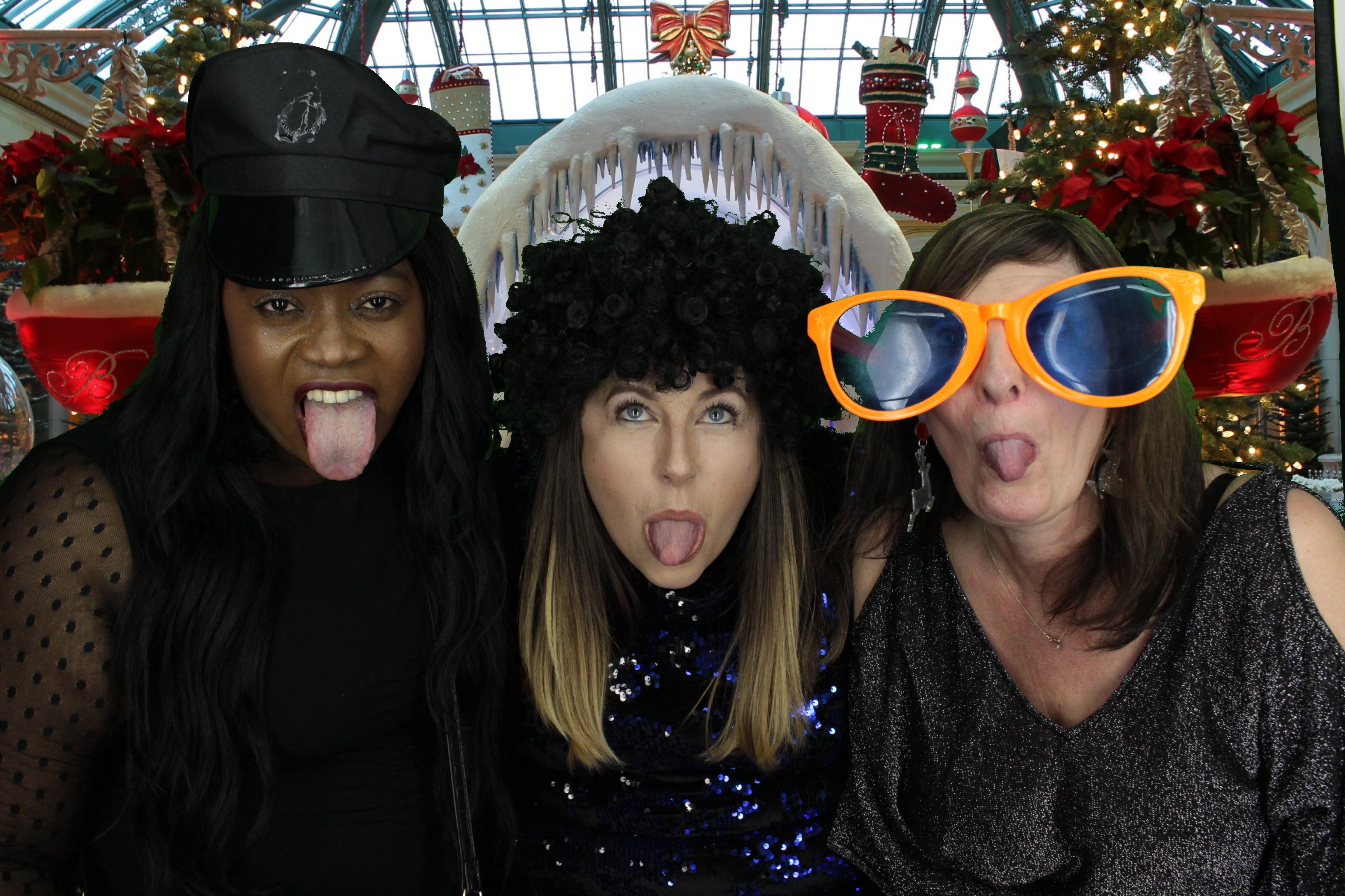 One Line Christmas Party | View more photos from the event at gallery.myphotoboothexperience.co.uk/u/MyPhotoBoothExperienceLtd/One-Line-Christmas-Party